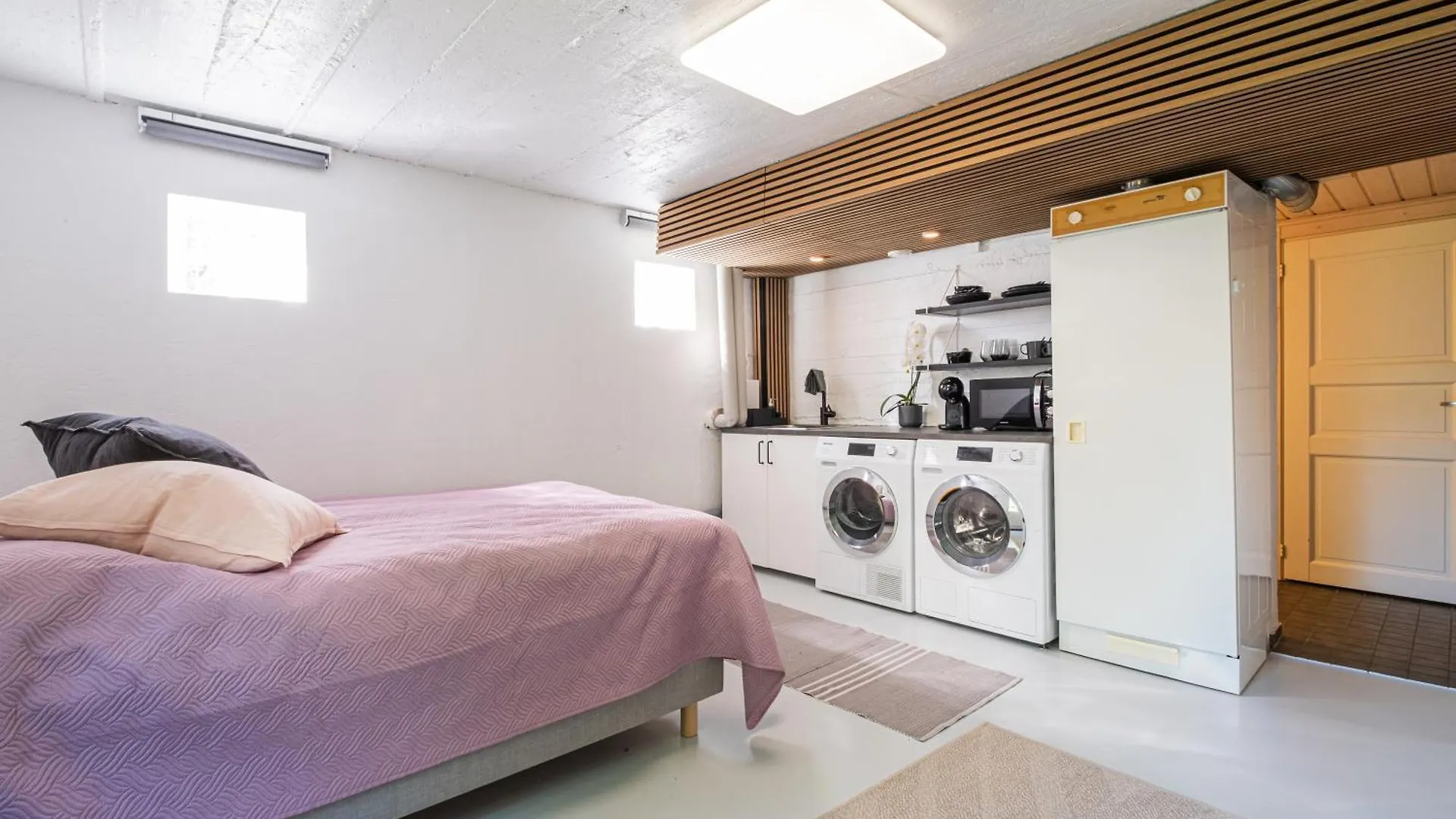 Guest Apartment With Authentic Finnish Wooden Sauna, 10 Min Drive From The Airport ヘルシンキ